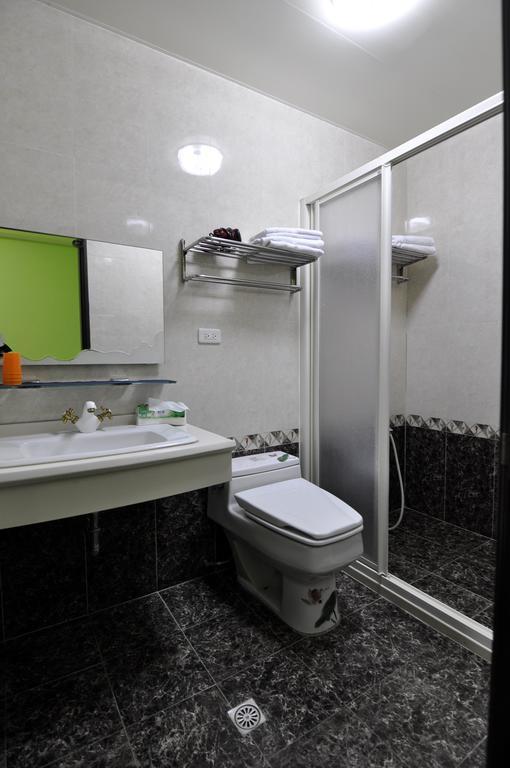 טוצ'נג Wushih Surf Hostel חדר תמונה